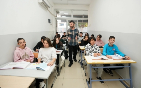 Gaziemir’de Bin 180 Öğrenciye Ücretsiz Eğitim Desteği!