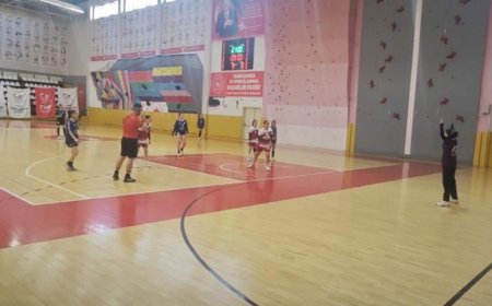 Bingöl Spor Lisesi Elazığ'da Şampiyon Oldu