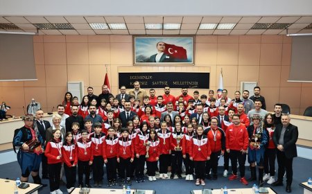 Başkan Çavuşoğlu Madalya Avcıları ile Buluştu