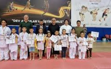 Talas'ta Tekvando Kursu Sporcularına Kuşak Takıldı