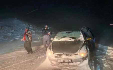 Van'da Manzara İzlerken Saatlerce Mahsur Kaldı