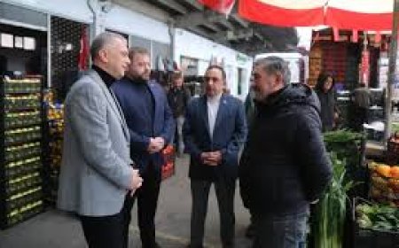 Başkan Karlıbel Hal Esnafıyla Çözüm Odaklı Görüşme Yaptı