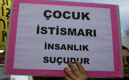 İzmir'de Öğrencilere İstismarda Bulunan Öğretmen Tutuklandı