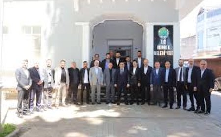 MÜSİAD Sakarya Hendek Belediye Başkanı İrfan Püsküllü’yü Ziyaret Etti