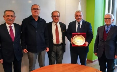 Sakaryalılar Vakfı Mehmet Erdoğan’ı Ziyaret Etti