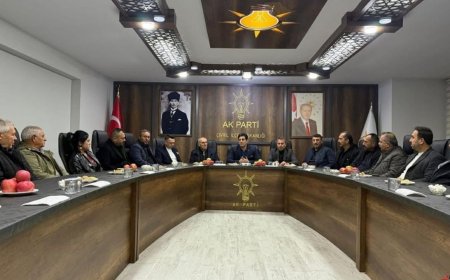 AK Parti İl Başkanı Çivril'de Teşkilatla Buluştu