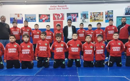 CHP'li Selçuk Kaplan'dan Güreş Takımına Destek