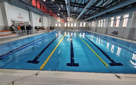 Van'da Yeni Yüzme Havuzu Hizmete Açıldı