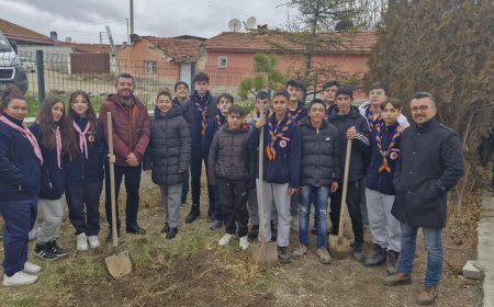Eskişehir'de Öğrenciler Kireç Köyü'ne Yeşil Dönüşüm Gerçekleştirdi