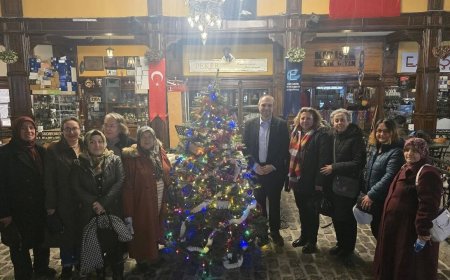 Komşu Şehirler Tiyatroda Buluştu