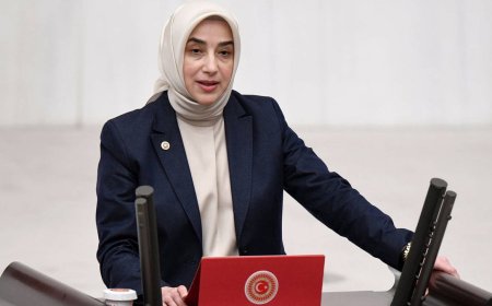 Özlem Zengin: 'Ayrıştırıcı Dilden Vazgeçilmelidir'