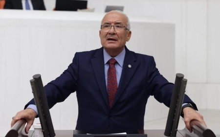 İYİ Parti Mersin Milletvekili Burhanettin Kocamaz: 'Ekonomik Kriz ve Maaş Erozyonu Vatandaşları Zorluyor'