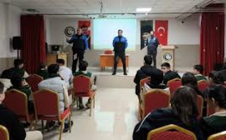 Niğde Emniyeti 'Bizim Çocuklar Projesi' Kapsamında Bilgilendirme Çalışması Yaptı