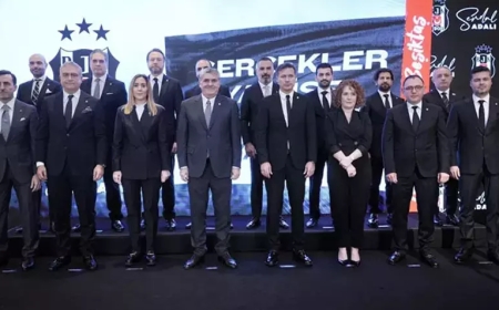 Beşiktaş Başkan Adayı Serdal Adalı Yönetim Kurulunu Tanıttı