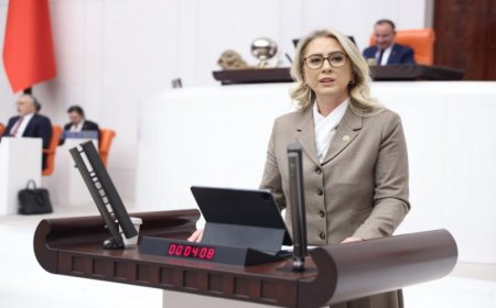İzmir’e Yapılan Yatırımlarla Yanıt: 'Hizmet Konuşur, Siyaset Değil'