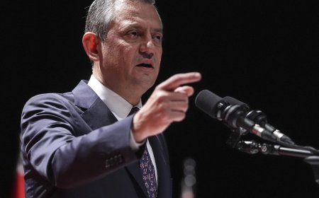 Özgür Özel'den Suriye Açıklaması: 'İç Savaşı Tetikleyecek Şeyler Oluyor'