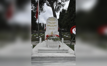 İstiklal Marşı'nın Yazarı Mehmet Âkif Ersoy, Vefatının 88. Yılında Anıldı