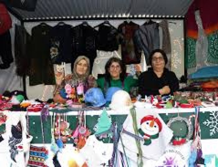 İzmit Belediyesi Vatandaşları Yılbaşı İyilik Pazarına Davet Ediyor