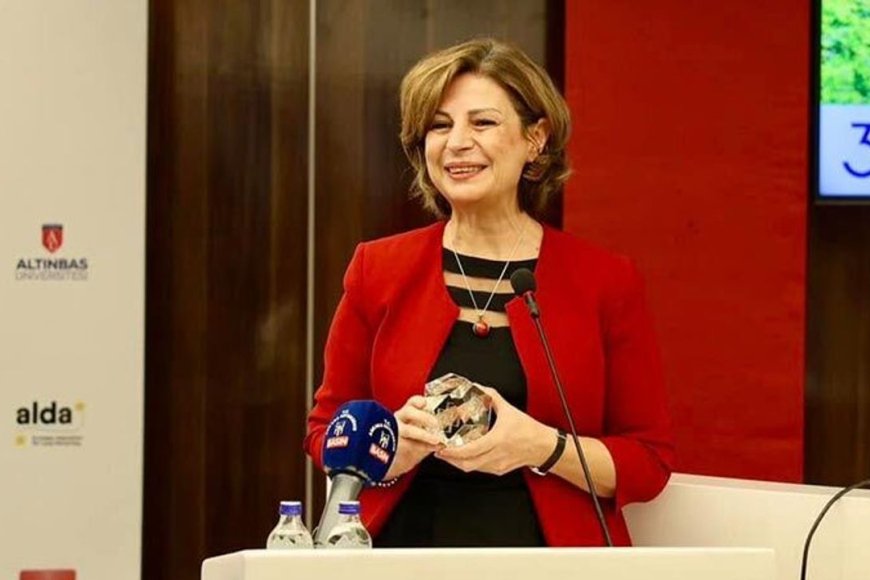 Ayşe Ünlüce: 'Belediyecilik Sadece Yol ve Kaldırım Yapmakla Olmaz'