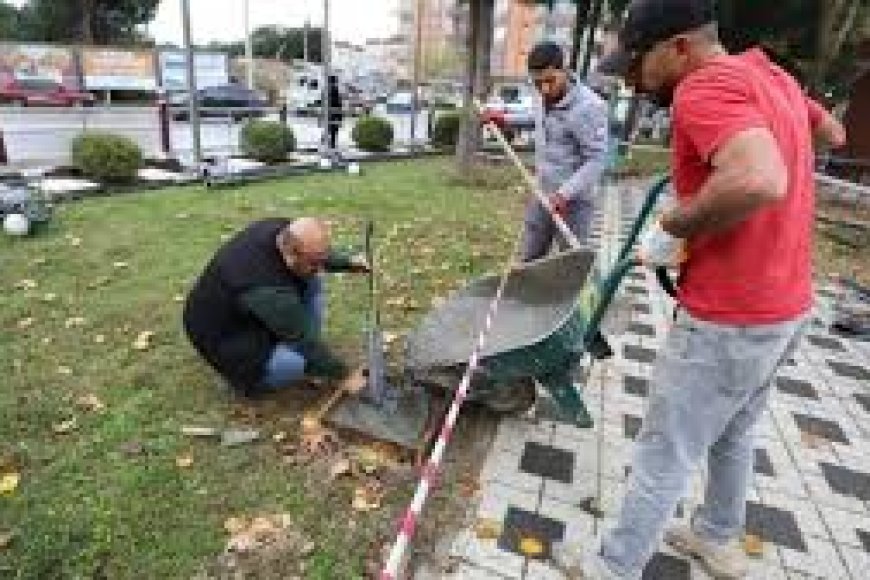 Menderes'te Parkların Elektrik Tesisatları Yenileniyor