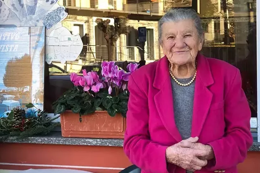 100 Yaşındaki İtalyan Barista, 66 Yıldır İşinin Başında Çalışıyor