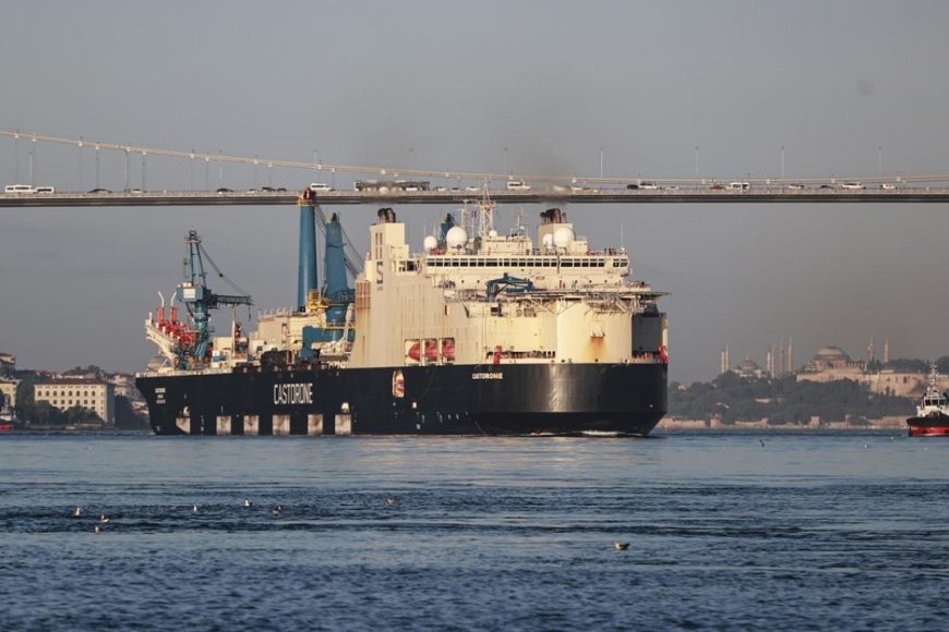 İstanbul Boğazı Gemi Trafiğine Kapatıldı