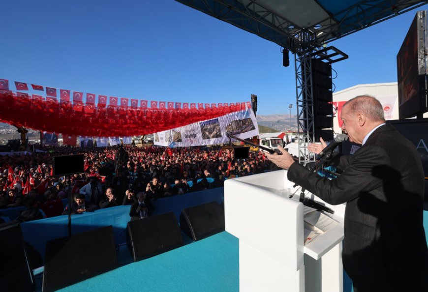 Cumhurbaşkanı Erdoğan: "Deprem Bölgesinde Evine Girmeyen Tek Bir Kardeşimizi Bile Bırakmayacağız"