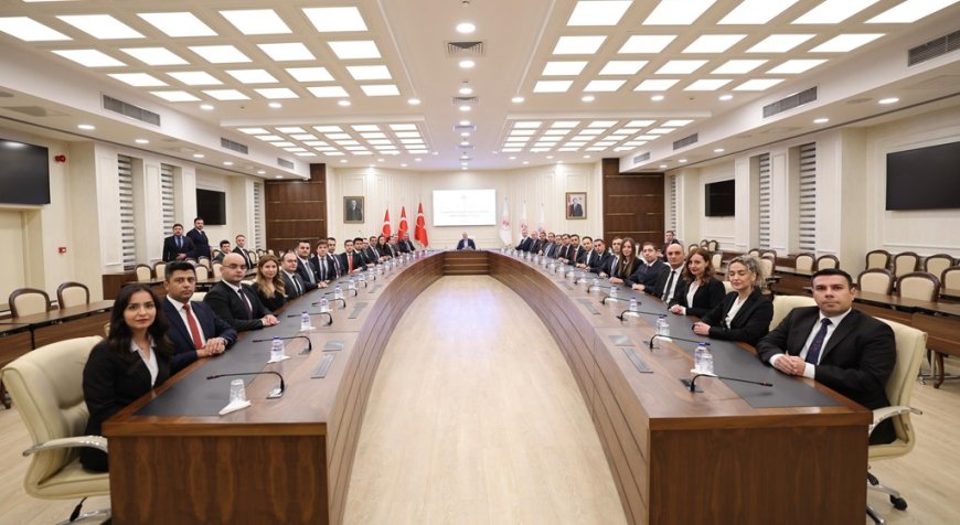 Bakan Işıkhan, "İş Müfettişi Yardımcıları Rozet Takma Töreni"ne Katıldı