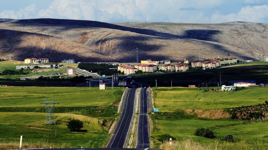 Diyarbakır-Silvan Yol Çalışmaları Devam Ediyor