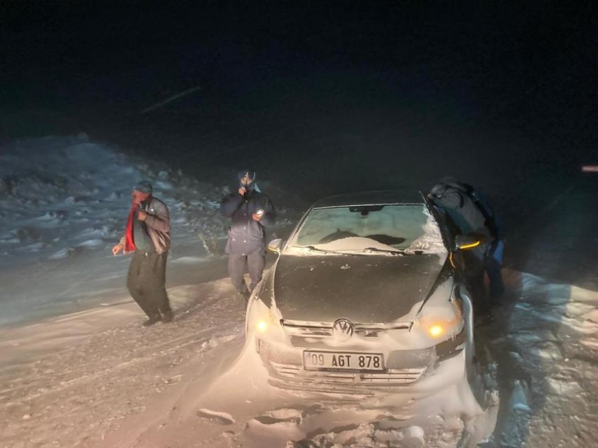 Van'da Manzara İzlerken Saatlerce Mahsur Kaldı