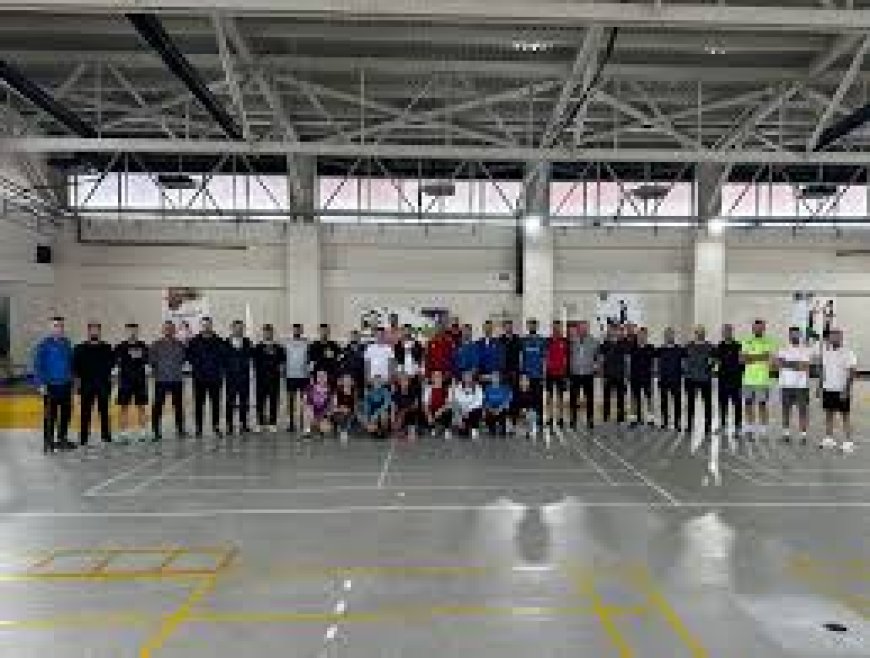 Samsun'da 3. Kademe Badminton Antrenörlük Eğitimi Sürüyor