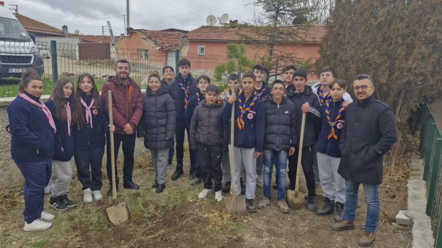 Eskişehir'de Öğrenciler Kireç Köyü'ne Yeşil Dönüşüm Gerçekleştirdi