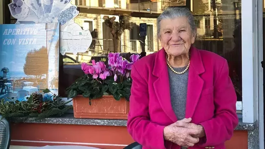 100 Yaşındaki İtalyan Barista, 66 Yıldır İşinin Başında Çalışıyor