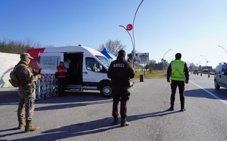 “Kalkan-37” Operasyonu: 42 Göçmen Kaçakçısı ve 764 Düzensiz Göçmen Yakalandı