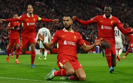 Elon Musk Liverpool’u Satın Almayı Planlıyor: Babası İddiaları Doğruladı