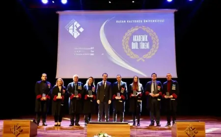 HKÜ Akademik Ödül Töreni: Başarılı Akademisyenler Ödüllendirildi