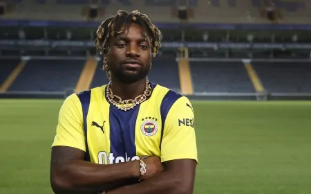 Fenerbahçe'de Saint-Maximin Kararı: Sözleşme Devam Edecek