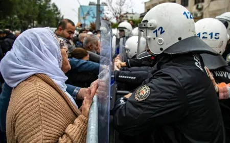 Mersin'de 'Kayyum' Protestosunda Arbede Yaşandı: Eylemler Devam Ediyor