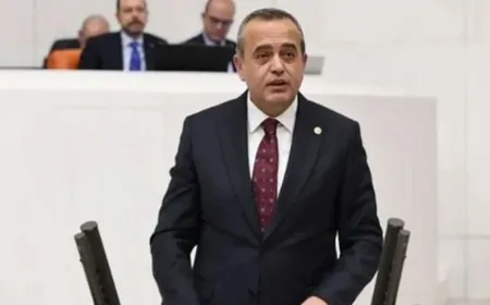 Ertuğrul Kaya'dan Kayyum Uygulamalarına Tepki: ‘Demokrasinin Kalbine Saplanmış Bir Hançer’