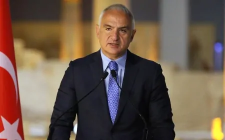 Kültür ve Turizm Bakanı Mehmet Nuri Ersoy ile Tamer Karadağlı, Tiyatro Sezonunu Değerlendirdi