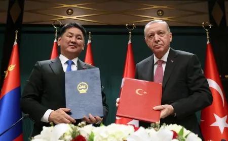 Moğolistan Cumhurbaşkanı Ukhnaa Khurelsukh ile Anlaşmaların İmza Töreni ve Ortak Basın Toplantısı