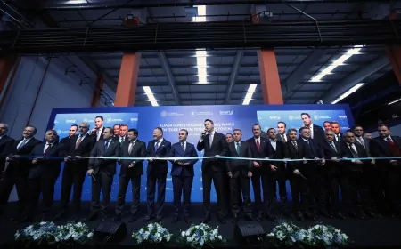Güneş Enerjisinde Sessiz Devrim: İzmir’de Yıllık 800 MW Kapasiteli Fabrika Açıldı