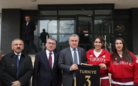 Tokat’ta Modern Çok Amaçlı Spor Salonu Sporcularla Buluştu