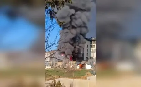 Üsküdar’da İşçi Konteynerlerinde Çıkan Yangın Üç Konteyneri Küle Çevirdi