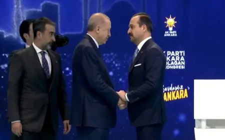 Kürşad Zorlu AK Parti’ye Katıldı: Rozetini Cumhurbaşkanı Erdoğan Taktı