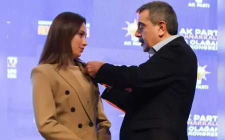 Türkiye’nin En Genç Belediye Başkanı Zeynep Çelik, AK Parti’ye Katıldı