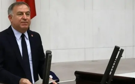 Gökan Zeybek: "Turizmde Kurulan Çürümüş Düzen 78 Canımıza Mal Oldu"