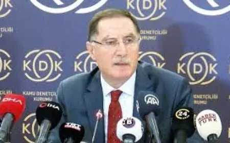 Şeref Malkoç: 'Toplumun taleplerini karşılayacak bir anayasa inşa etmeliyiz'