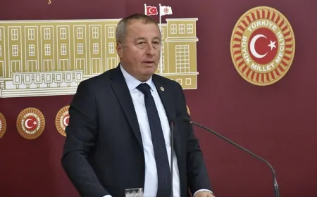 İYİ Partili Hakan Şeref Olgun: ‘Basın özgürlüğü yok ediliyor, gazeteciler suçlu gibi gözaltına alınıyor’