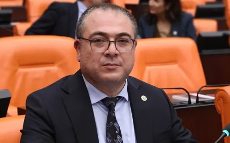 CHP’li Evrim Karakoz: ‘Demokrasi sadece size mi var? Kayyum uygulamaları milli iradeyi gasptır!’